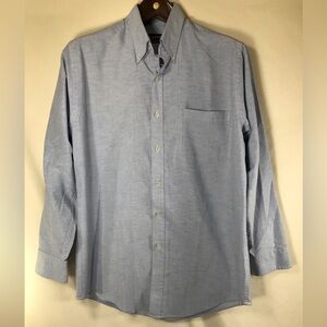 Manhattan size 15 1/2 32/33 Long Sleeved, Button Up Wrinkle Free Shirt, Blue